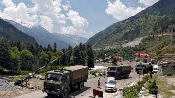 Chinese Martial Artists & Members of Mt. Everest Olympic Team Sent To Ladakh Before India-China Clash