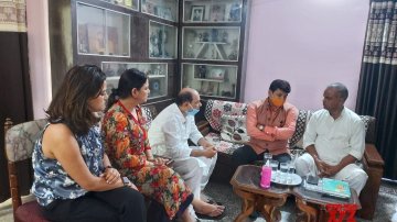 Mumbai Police Isn't Investigating, They Just Want Big Producer Names - Said Sushant's Family Lawyer