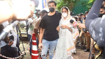 Rhea’s Father, Brother & Shruti Modi Showed Up At ED, Video Of Sushant’s Father Broke Hearts