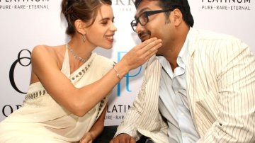 List Of Gorgeous Anurag Kashyap Wife And Girlfriends & His Family Facts