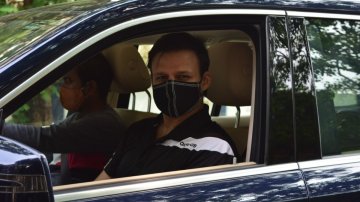 Cops Raid Vivek Oberoi's House In Mumbai In Connection To Serious Sandalwood Drug Case