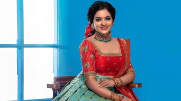 BREAKING – Popular Tamil TV Star VJ Chitra Found Dead Inside Her Hotel Room. Netizens Believe She Was Murdered