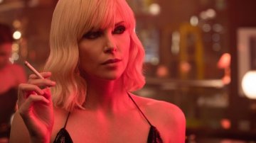 Charlize Theron Hot Scene | How Hollywood’s Golden Girl Gives Her Audiences Sleepless Nights