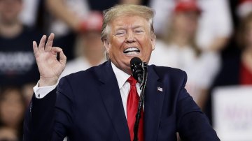 Pilot Threatens To Dump Pro-Trump Passengers Mid-Flight; Trump Impeachment Starts Today