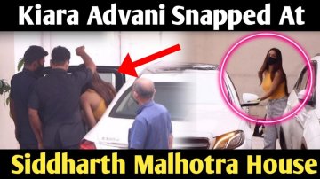 Hot Dating Proof Alert: Kiara Advani Spotted At Sidharth Malhotra's Flat
