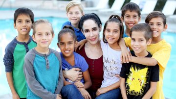 'Octomom' Gives Birth To Eight Children At A Time, Breaking Record In Guiness Book