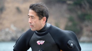 Wife Vanished 10 Years After A Devastating Tsunami, Husband Doesn't Lose Hope, Keeps Searching For Her Every Day