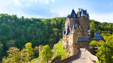 With Less Than $120K, People Are Buying Cheap Castles In Europe During The Pandemic