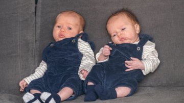 Twins Were Born At The Same Time But Don’t Have The Same Birthday And Even Star Sign
