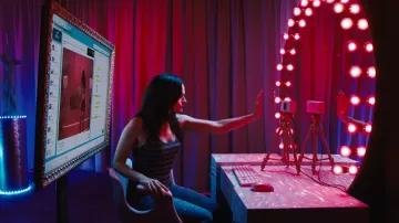 Camming Studios: Are They Right for You as a Webcam Model?