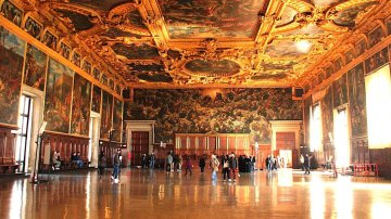 Doge's Palace Highlights: Unveiling the History of a Venetian Icon