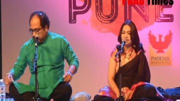 Savani Shende commences the program with Sahela Re...