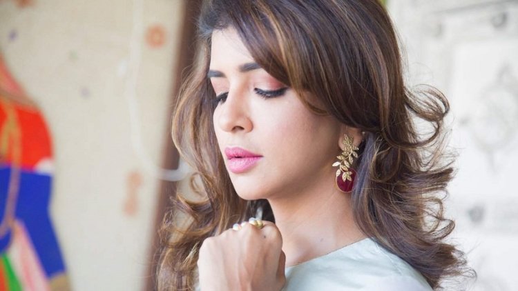 Lakshmi Manchu Steals Spotlight With Flawless Makeup And Sultry Pose In New Pics