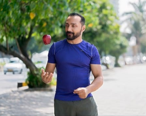 Bizarre! Hotel JW Marriott Charges Actor Rahul Bose Rs 442 For Two Bananas