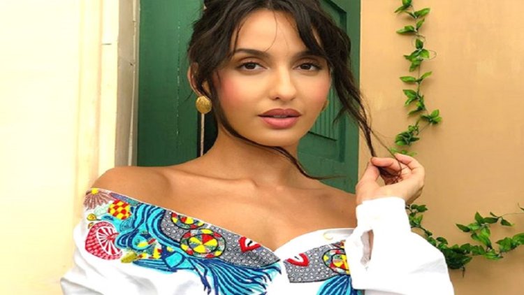 खूबसूरत नोरा फ़तेहि से सीखे कैसे सेल्फी प्ले से सबको करे प्रभावित!