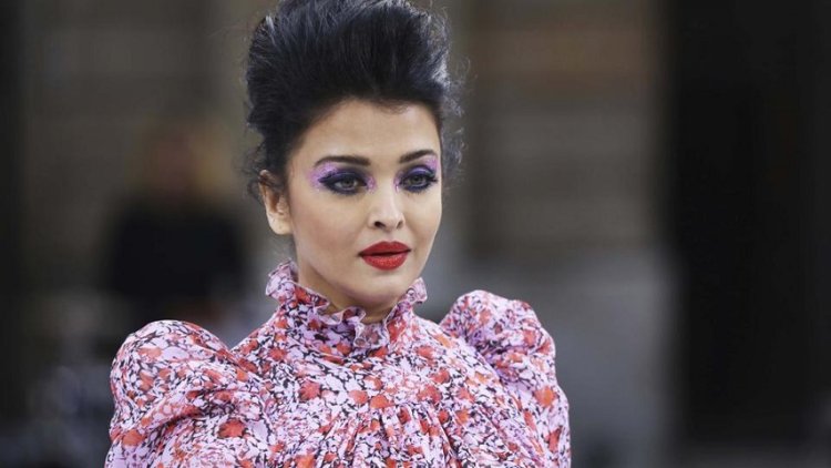 पेरिस में ऐश्वर्या की ड्रेस देखकर भारतीय डिजाइनर वेन्डेल रॉड्रिक्स ने उड़ाया मजाक