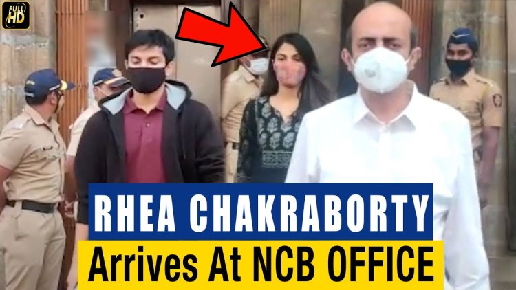 Rhea Chakraborty And Brother Calmly Looking For A house In Bandra While Maintaining Routine Check With NCB