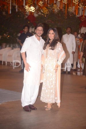 Shah Rukh Khan Gauri Khan Ambani Ganpati Celebrati