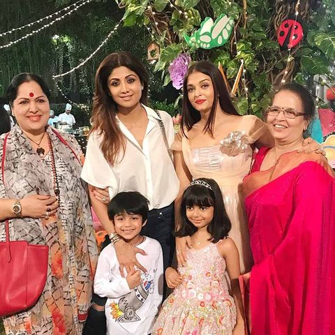 Shilpa Shetty, her son Viaan Raj Kundra, mother Sunanda Shetty posed with Aaradhya Bachchan, Aishwarya Rai, and Brindya Rai.