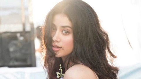 Janhvi Kapoor 17