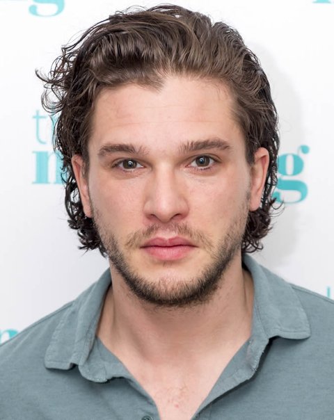 Jon Snow shines brightly in the summer with brown hair color.