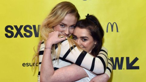 Sophie Turner Maisie Williams Friendship Was Destructive