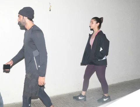 Ranbir Kapoor Alia Bhatt Spotted In Gym Outfits