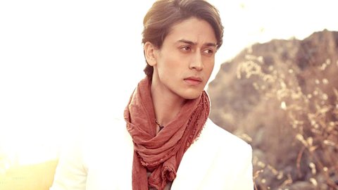 Tiger Shroff Heropanti Nri Pulse