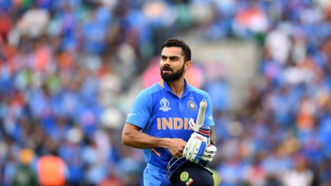 Anushka Showers Virat With Praises2