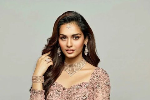 Manushi Chhillar 1 Fashion Lady