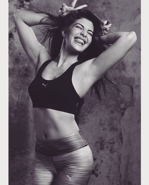 Top 30 Bollywood Hottest Body: Jacqueline Fernandez