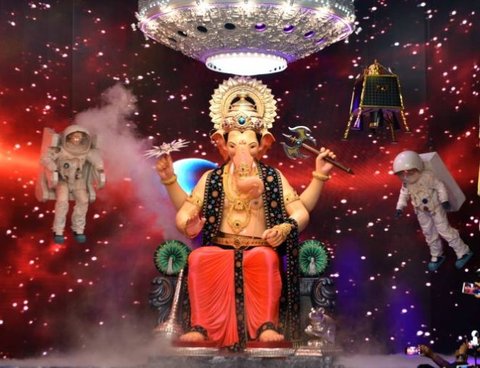 First Look Of Mumbais Lalbaugcha Raja Revealed Wit