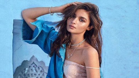 Alia Story 647 050517124323hh
