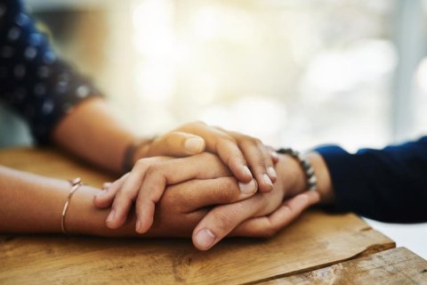 Hold Hand A2ae