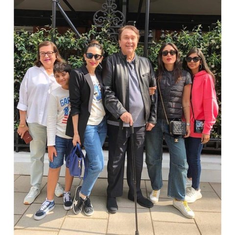 Kareena Fam6 857f
