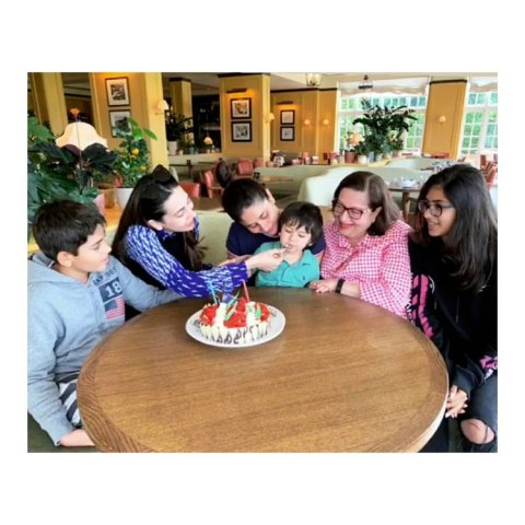 Kareena Fam7 929f