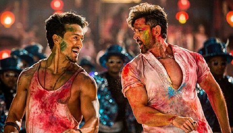 Tiger Shroff Watched Hrithik Roshan's Songs Before Going To Bed -  