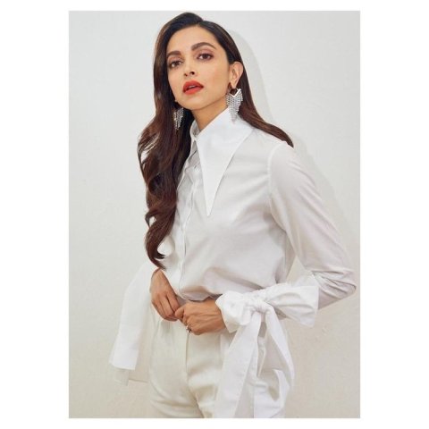 Deepika 1 6792
