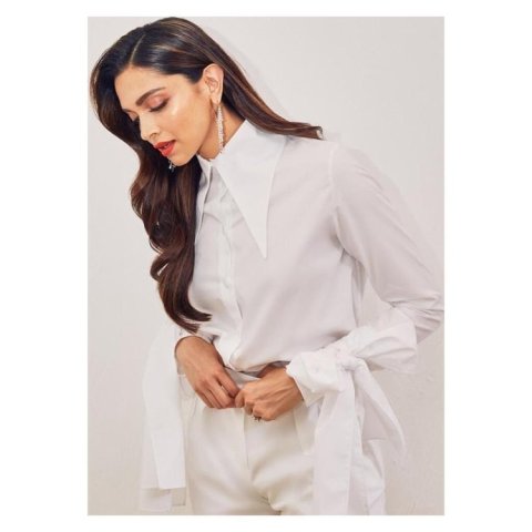 Deepika 2 556a