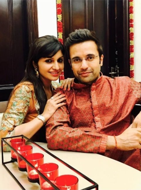 Sandeep Maheswari With His Wife