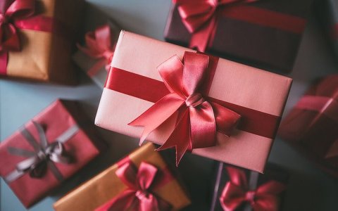 00 Funny Christmas Gifts People Actually Received