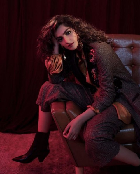 Sonam Kapoor 1 F4f4