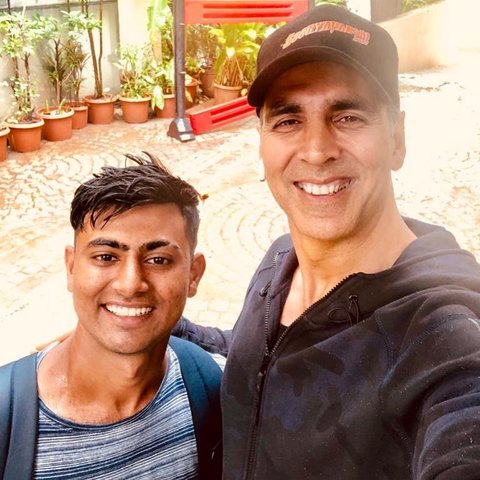 Akshay Kumar and his fan