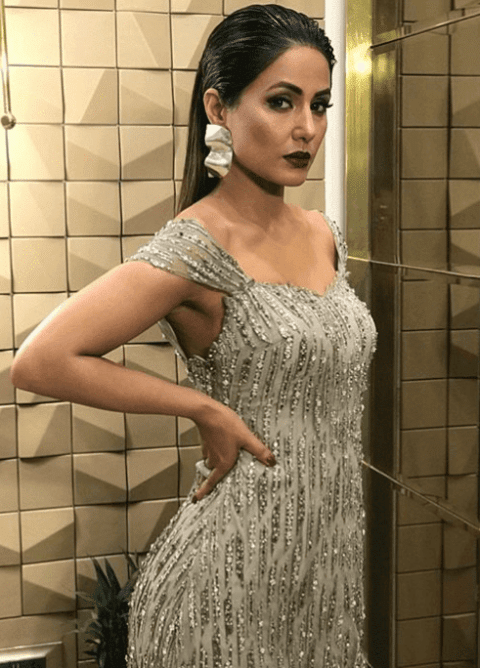 Hina Khan Straight Hairstyle Eaee
