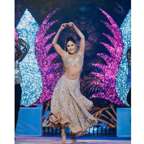 Katrina Kaif performs at IIFA 2019