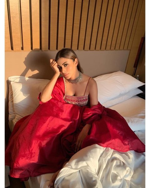 Mouni5 2b64