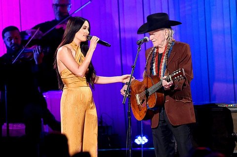 Kacey Musgraves & Willie Nelson's performance at CMA Awards 2019