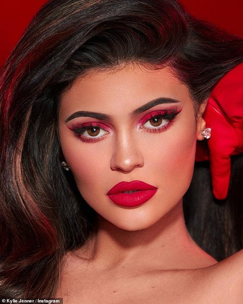 Kylie Jenner Oozes Sensuality As Flaunt Her Curves In Skintight Red Dress -  
