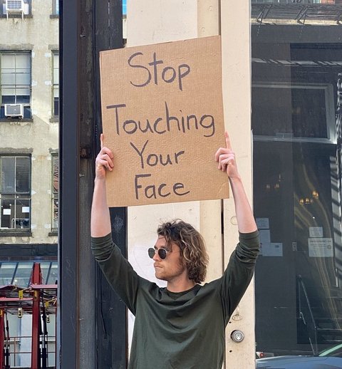 Dude With Sign Holds Cardboard To Raise Awareness On Covid 19 Starbiz Com