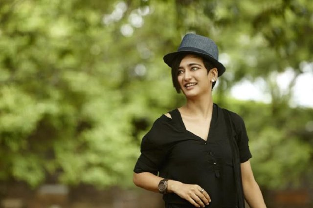 Akshara Haasan 825